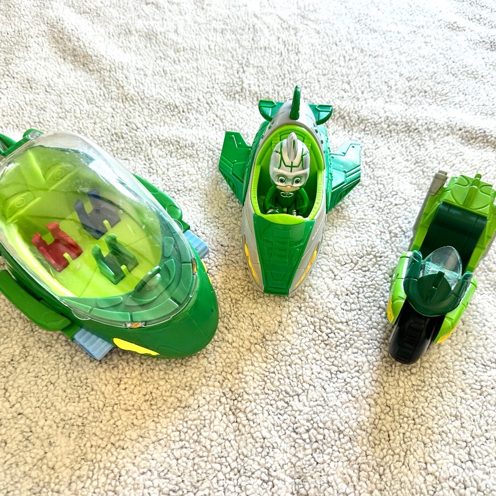PJ Masks Deluxe Gekko Bundle